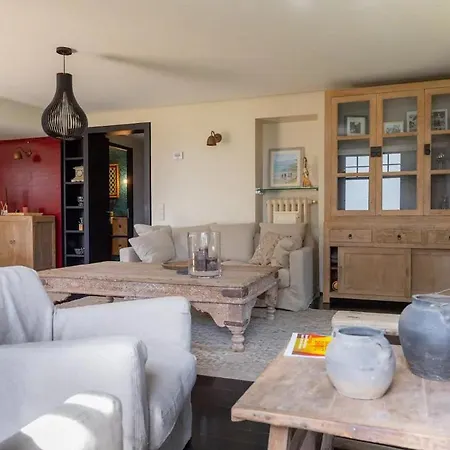 Nouveau, Tres Bel Avec Jardin Apartment